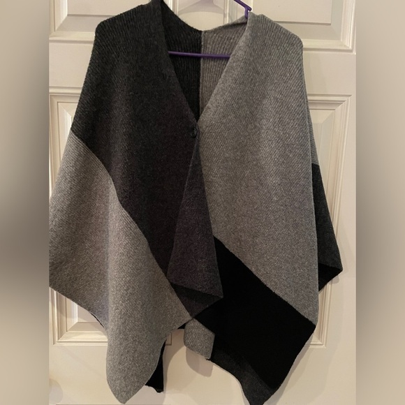 WetcFashionShop Sweaters - Women’s Souffle Yarn 2 Way Stole Ruana Cape Patchwork Wool Blend OS